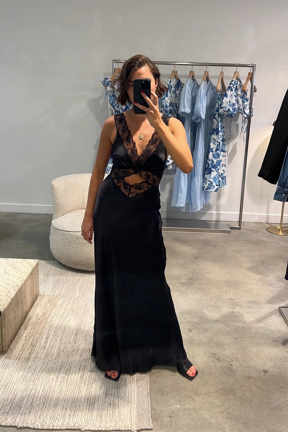 sir the label black lace dress Rent UK 8 Web Collection: Siren Summer Men black ankle leather Size:M (38–40) Crafted from heavyweight silk